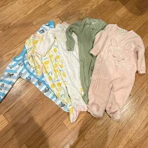 Lot of 5 Baby Sleepers Pajamas Size 0–3M – Cloud Island + René Rofé